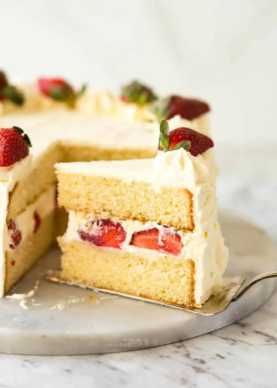 The Ultimate Guide to Freezing and Storing Cakes: Preserve Freshness Like a Professional