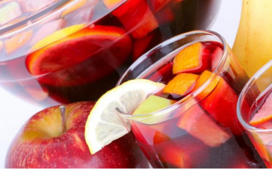 The Ultimate Guide to Crafting Refreshing Homemade Summer Drinks